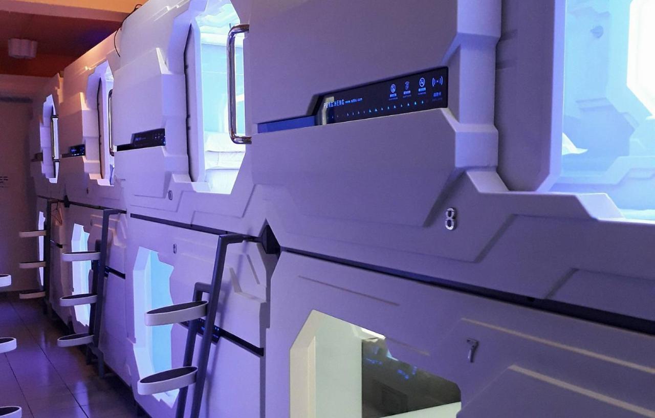 Bestow Capsule Hostel Kuala Lumpur Exteriör bild