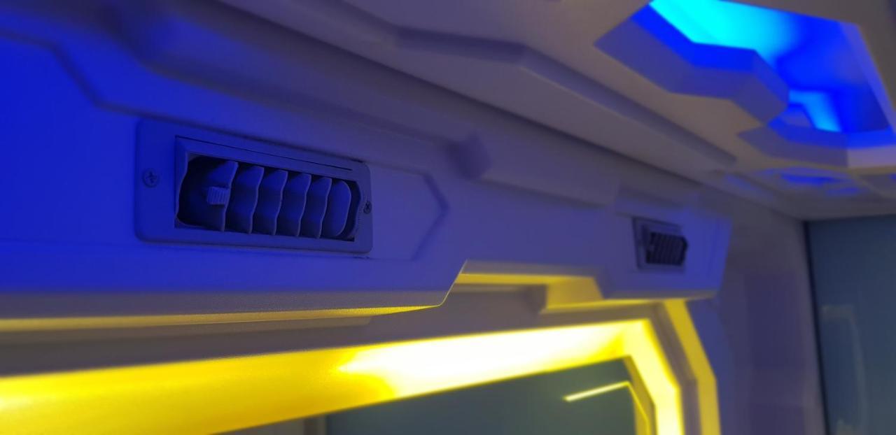Bestow Capsule Hostel Kuala Lumpur Exteriör bild