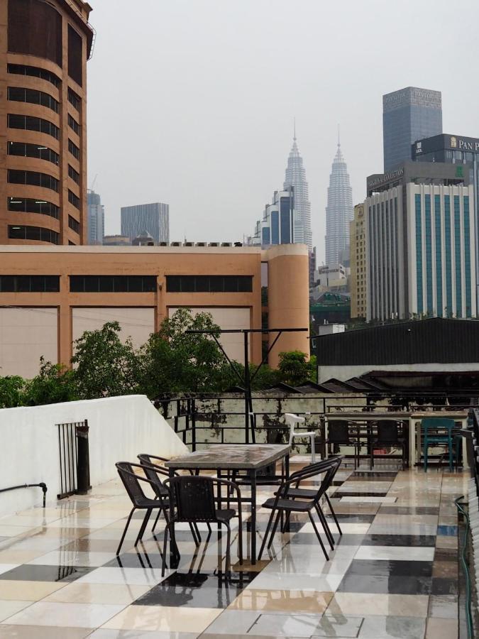 Bestow Capsule Hostel Kuala Lumpur Exteriör bild