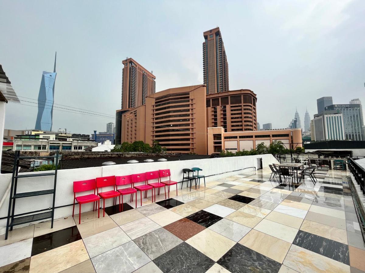 Bestow Capsule Hostel Kuala Lumpur Exteriör bild