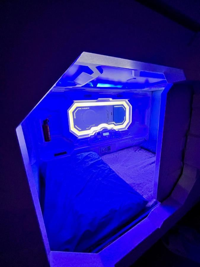 Bestow Capsule Hostel Kuala Lumpur Exteriör bild