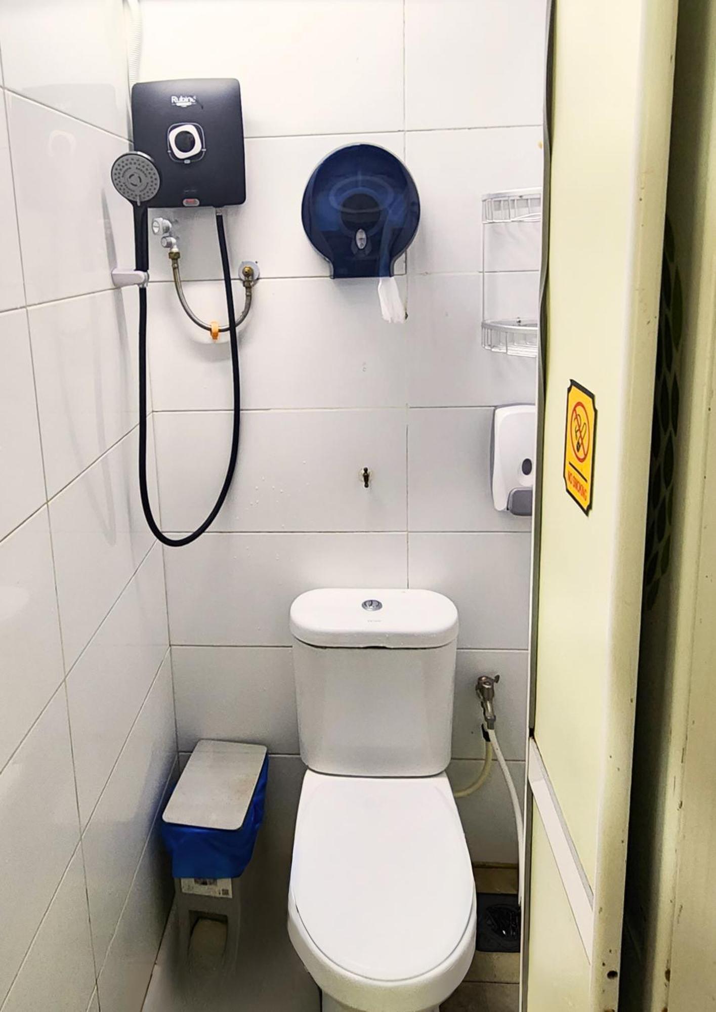 Bestow Capsule Hostel Kuala Lumpur Exteriör bild