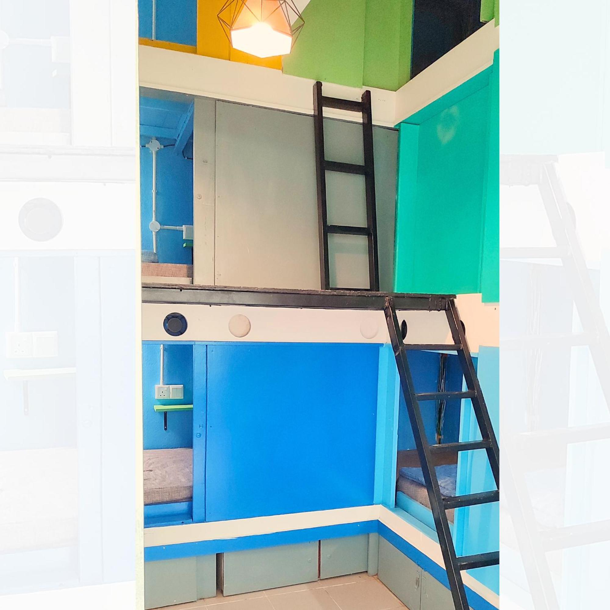 Bestow Capsule Hostel Kuala Lumpur Exteriör bild