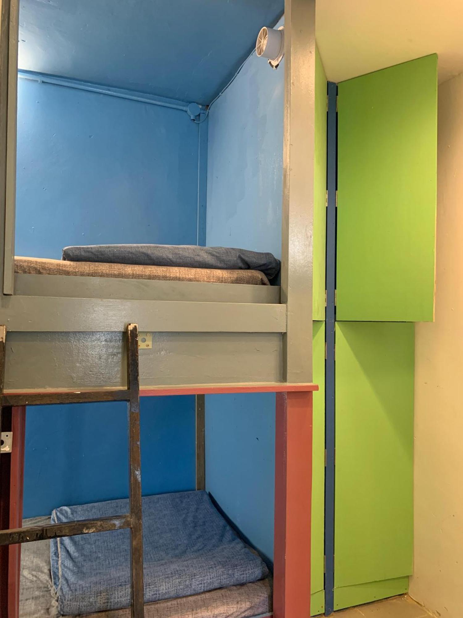 Bestow Capsule Hostel Kuala Lumpur Exteriör bild