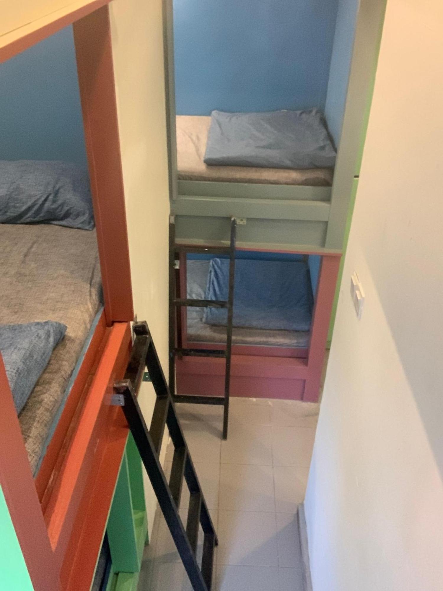 Bestow Capsule Hostel Kuala Lumpur Exteriör bild